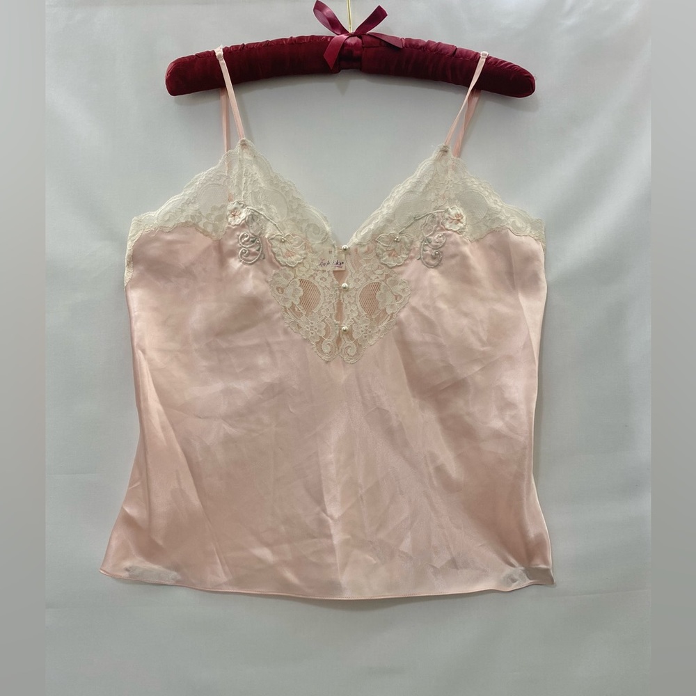 ❌SOLD❌ Vintage Frederick’s Of Hollywood pink & lace cami